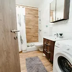 Apartmani Komarna *