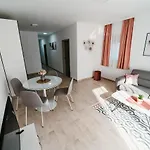 Apartmani Komarna Komarna