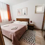 Apartmani Komarna Komarna