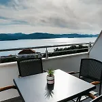 Apartmani Komarna *