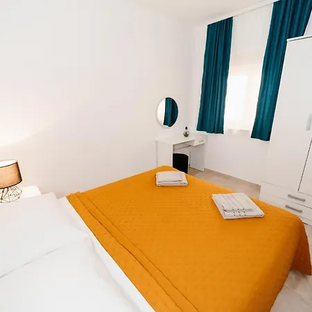 Apartmani Komarna 아파트