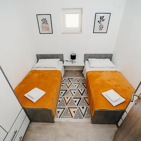 Apartmani Komarna شقة كومارنا