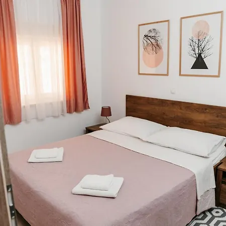 Apartmani Komarna شقة كومارنا